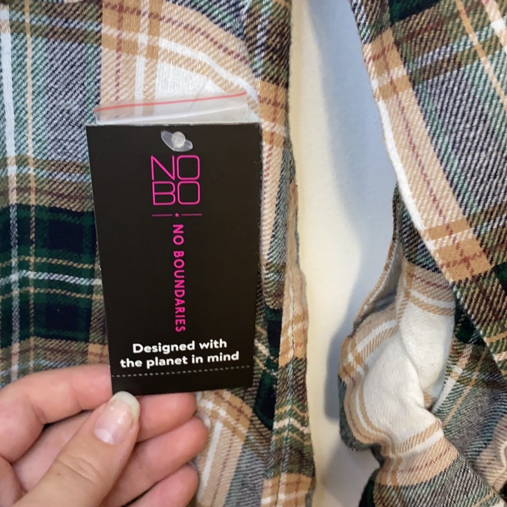 NWT Women’s plaid hoodie shirt - Picture 6 of 8